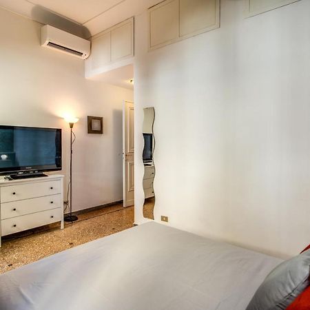 Fresh House Colosseo Rome Bagian luar foto
