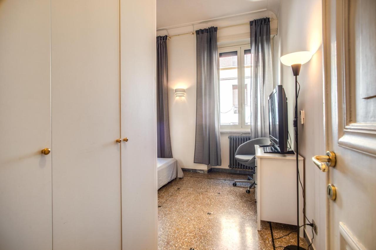 Fresh House Colosseo Rome Bagian luar foto