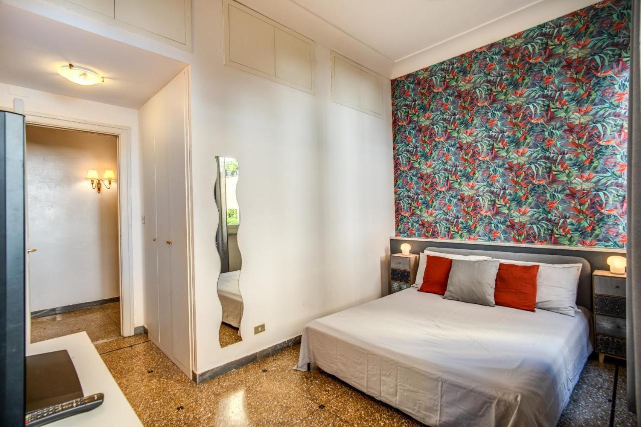Fresh House Colosseo Rome Bagian luar foto